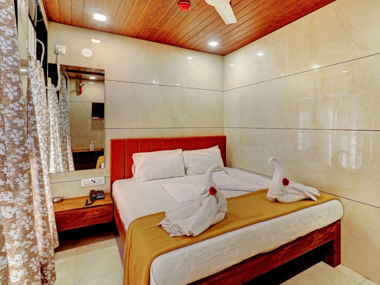 Hotel Prince Residency NX in Thane