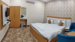 Hotel Mandakini Royale in Kanpur