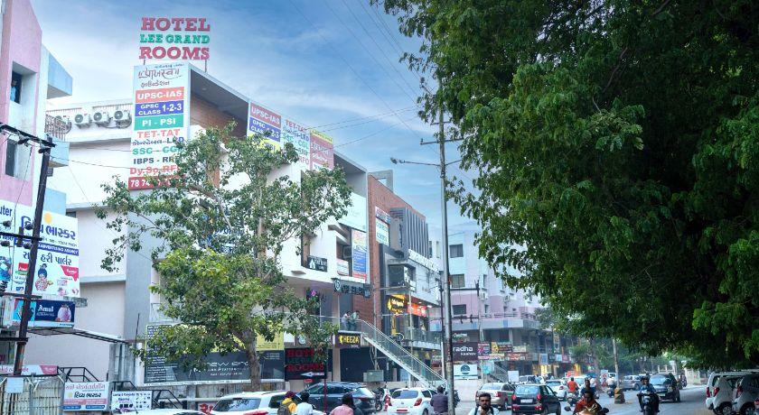 Hotel Lee Grand in Anand