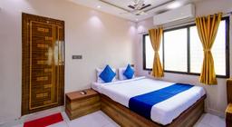 Hotel Redwood Plaza in Kolkata