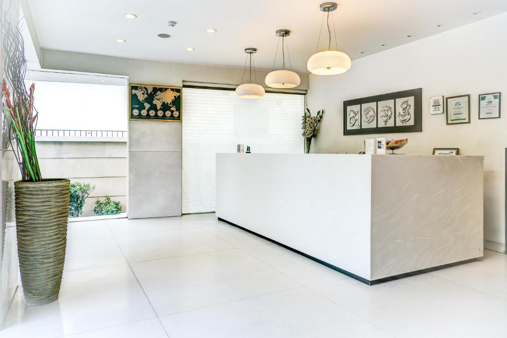 Amber Inn by Orion Hotels in Delhi
