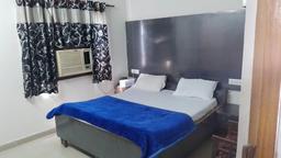 Hotel Dayal in Lucknow