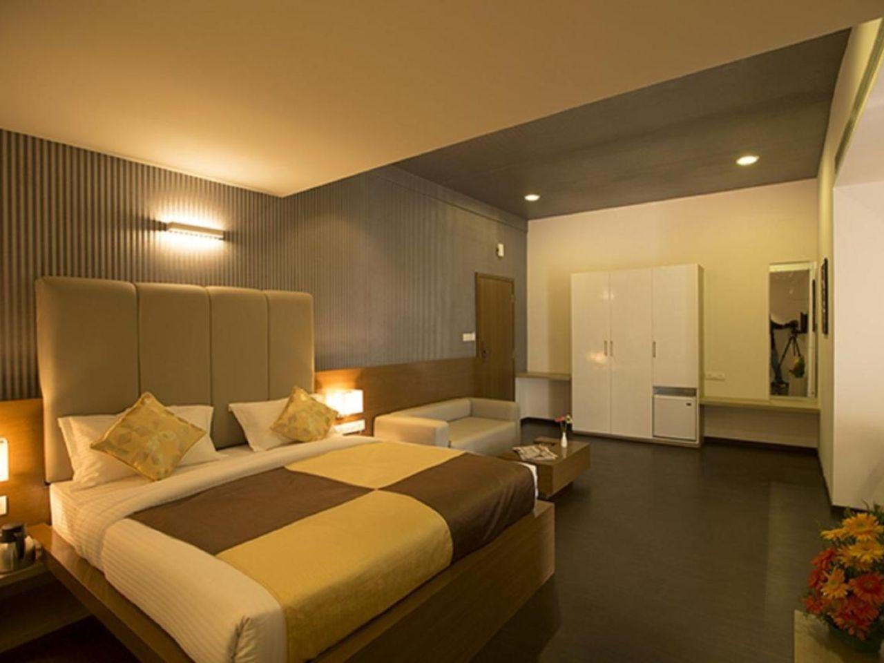 Vinaya Royal Inn in Bangalore