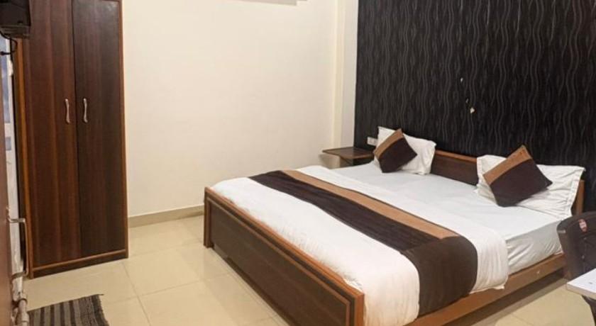 Hotel Raas in Kanpur