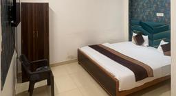 Hotel Raas in Kanpur