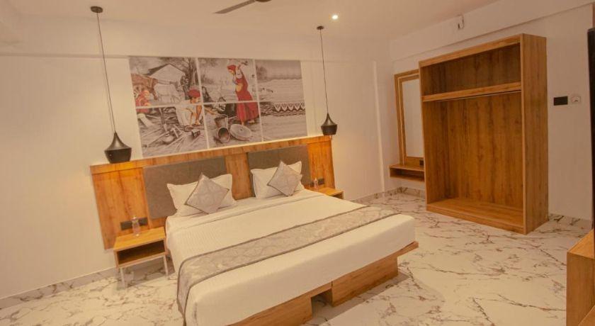 Hotel Monarch Montvert in Navi Mumbai