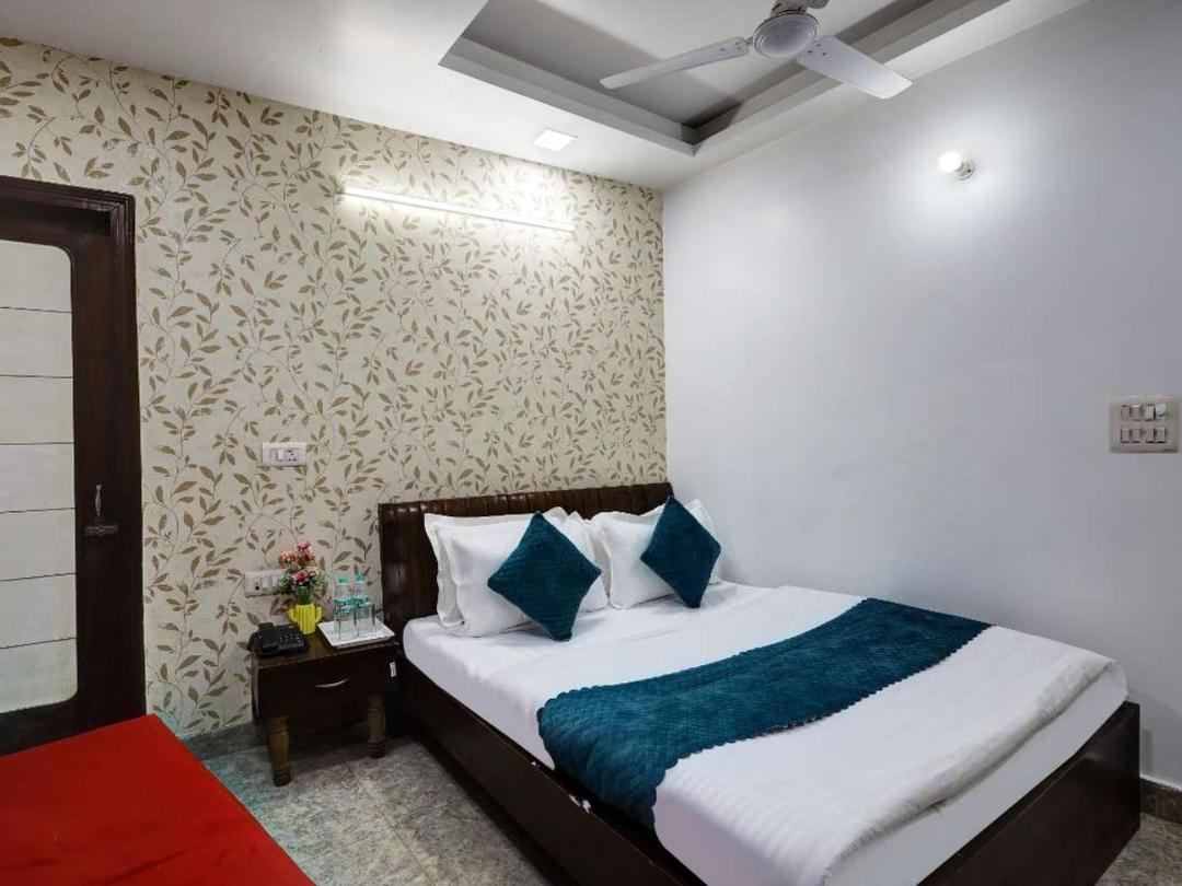 Hotel Nancy Deluxe in Delhi