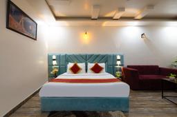 Hotel Sarla Inn in Noida