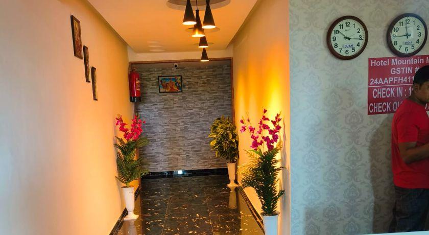 Hotel Mountain Inn in Ahmedabad