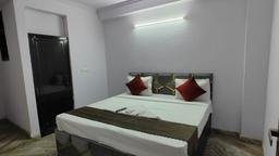 Hotel Diamond Residency in Delhi
