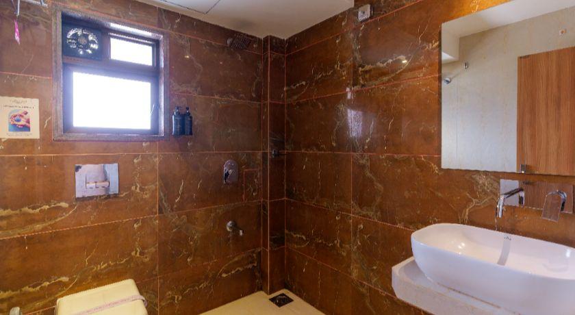 Gold Crest Business Hotel in Navi Mumbai