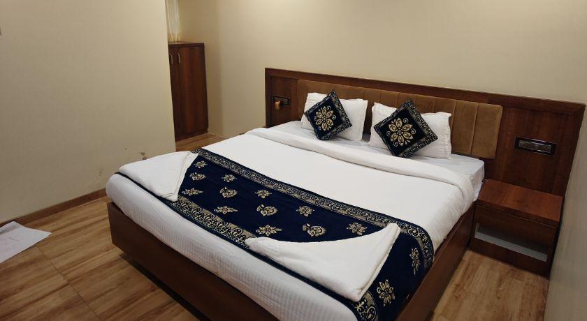 Hotel Starlit in Navi Mumbai