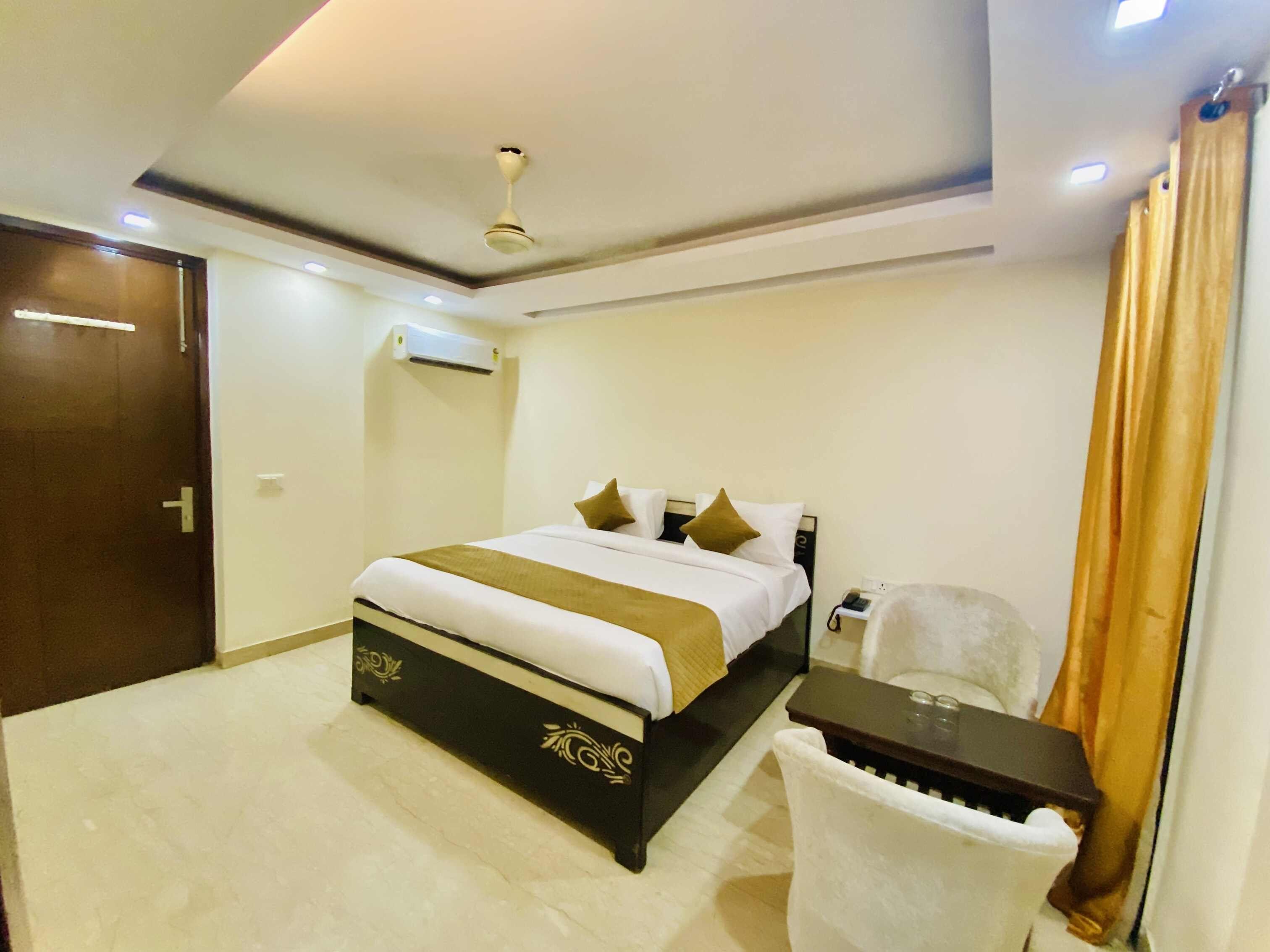 Hotel The Grand JPM in Delhi