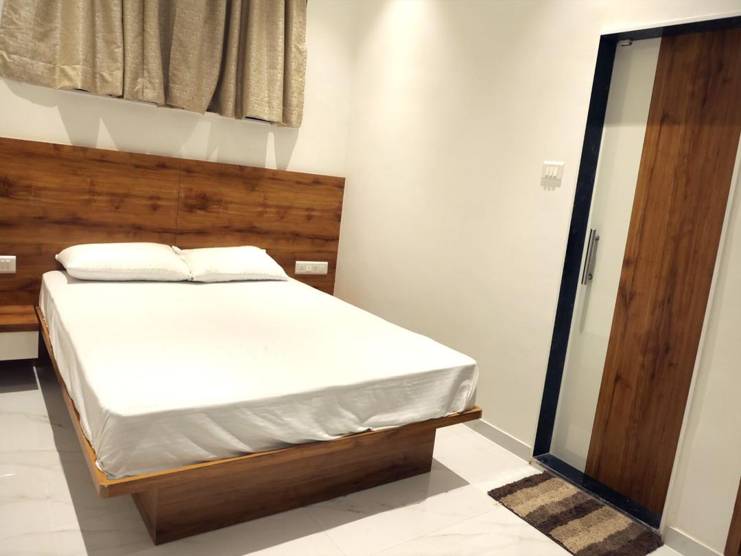Hotel Majestic in Thane