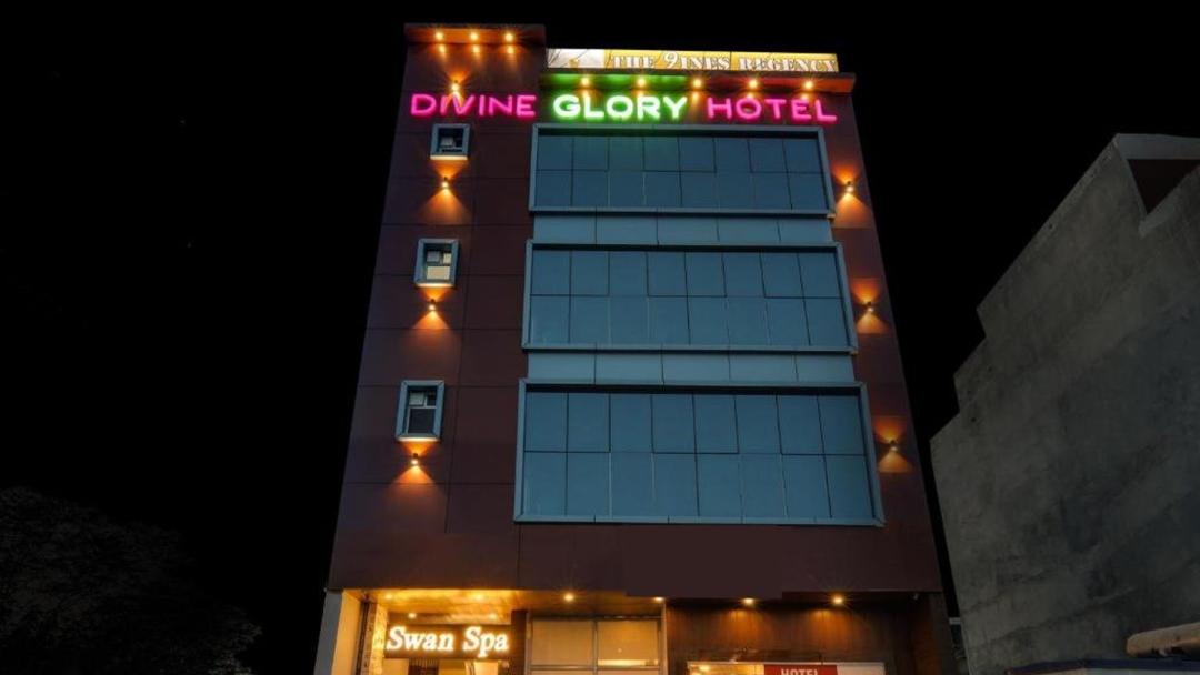 Hotel Divine Glory in Lucknow