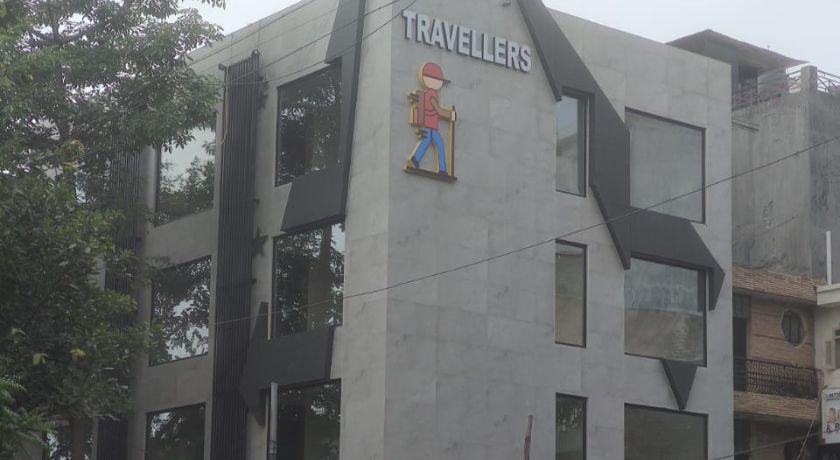 Travellers Hotel in Delhi