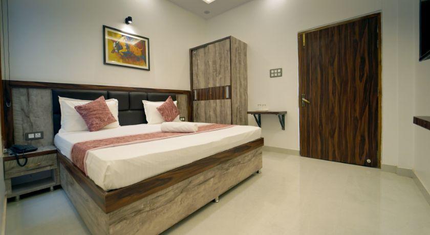 Hotel Oscar Grand Inn in Lucknow