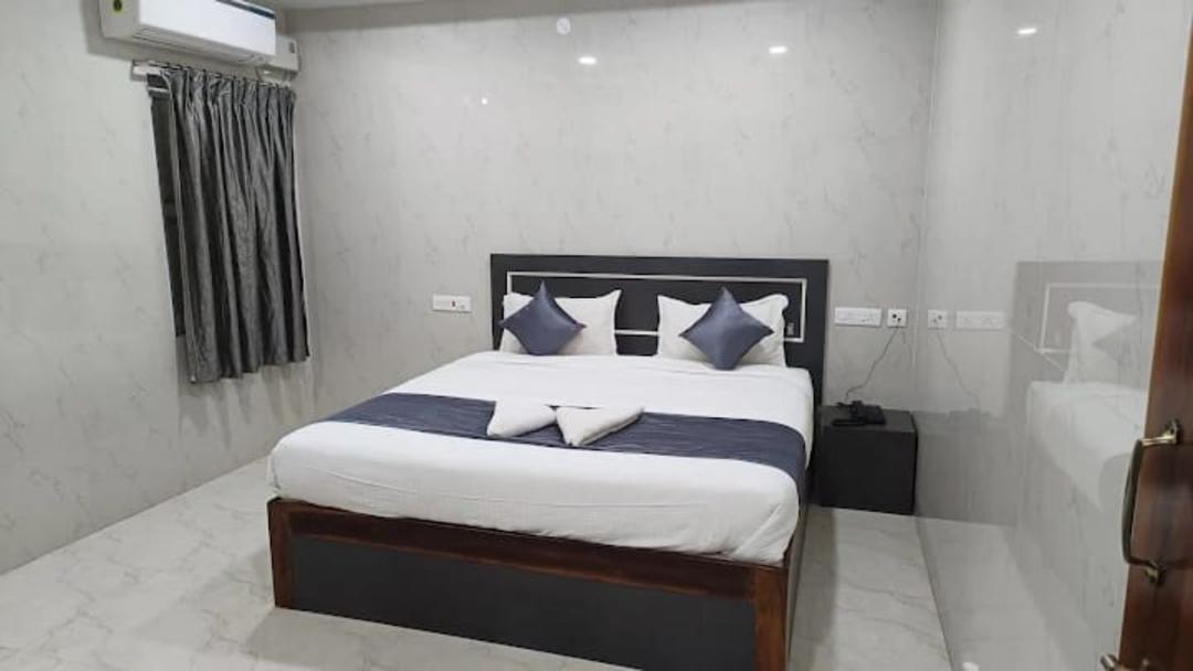 Hotel The Ramansh By Param in Ayodhya