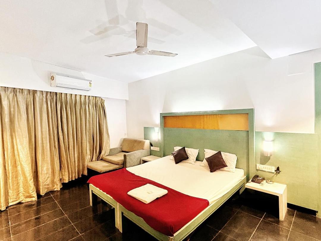 Hotel Twins in Thane