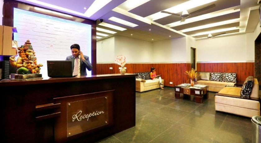 Hotel Anand Lok Inn in Delhi