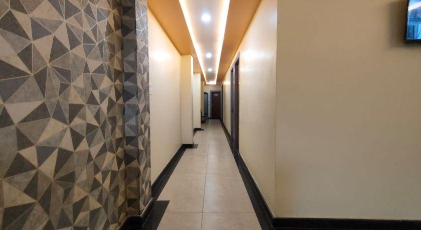 Hotel Raas Plaza in Kanpur
