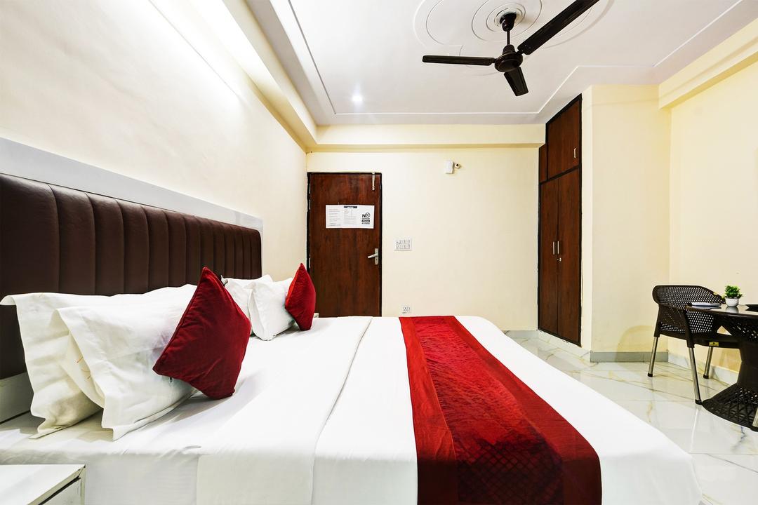 Hotel Krishna Tower in Delhi
