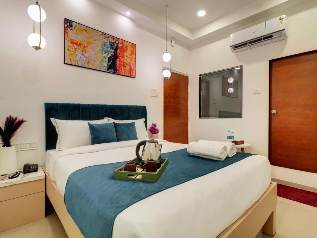 Hotel Aura in Thane