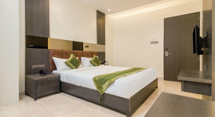 Hotel Oyster Suite in Mumbai