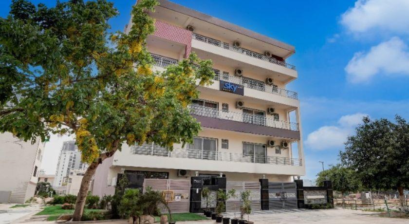 Sky Hotel in Manesar