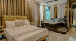 Apricot Hotel | Room With Private Jacuzzi in Ahmedabad