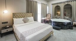 Apricot Hotel | Room With Private Jacuzzi in Ahmedabad