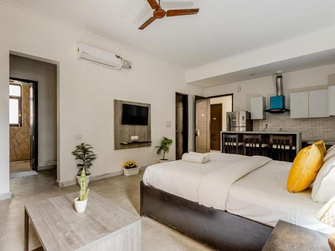 Lime Tree Hotel Golf Course Road in Gurgaon