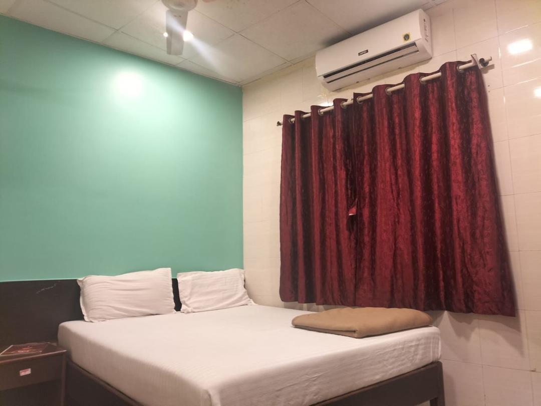 Hotel Metro Plaza in Mumbai