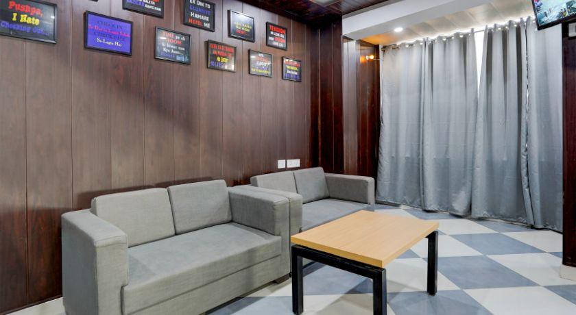 Hotel Downtown in Noida