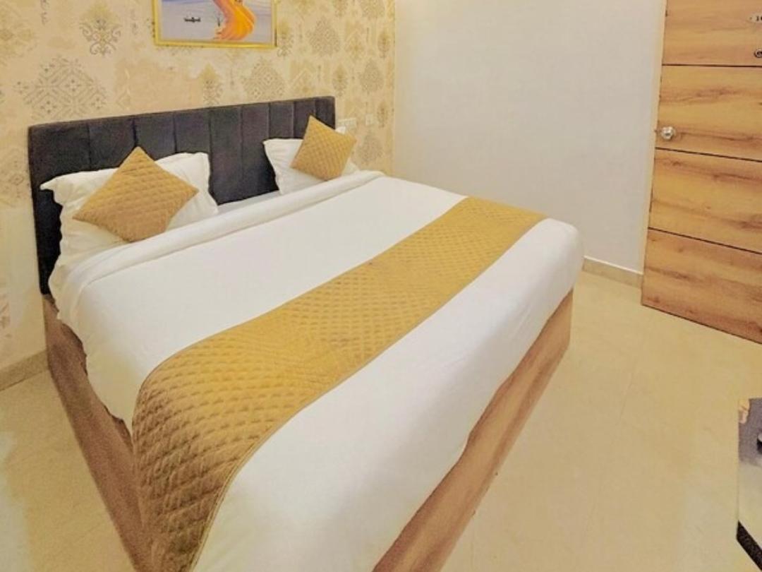 Hotel Devine in Zirakpur
