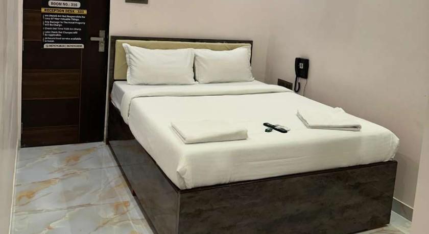 Blissful Rooms and Banquet in Thane