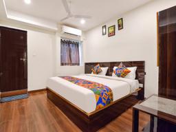 Hotel Sri Krishna in Vadodara