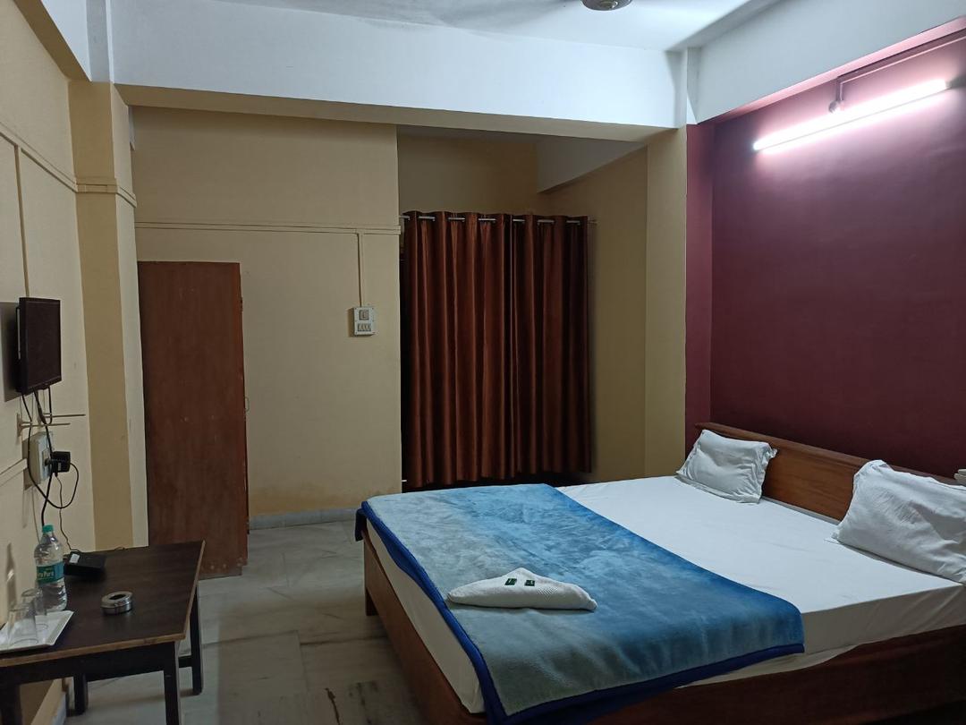 Hotel Yuvraj Palace in Silapathar
