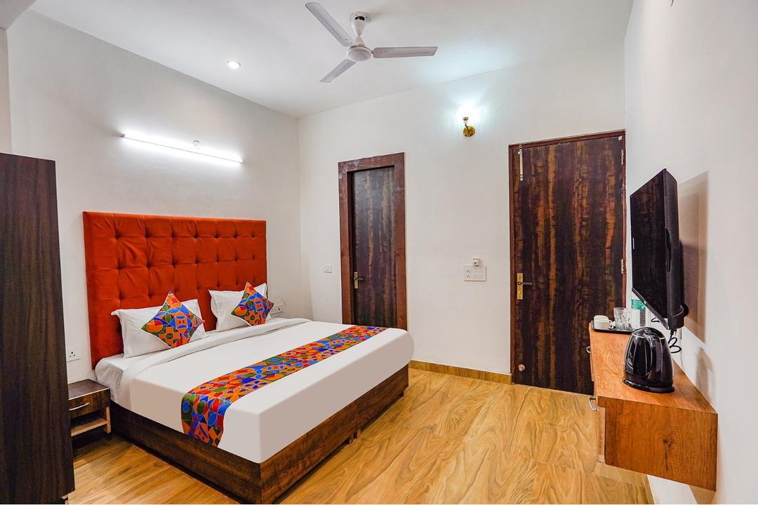 Saffron Inn in Noida