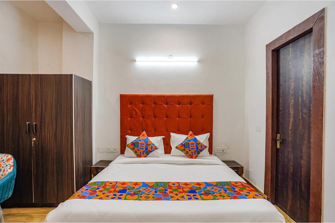 Saffron Inn in Noida