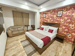 Linda Inn in Delhi