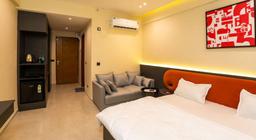 Skystays - Omaxe Hazratganj in Lucknow