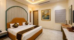 Hotel Belwood in Delhi