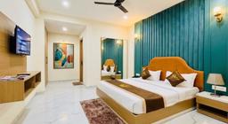 Hotel Belwood in Delhi