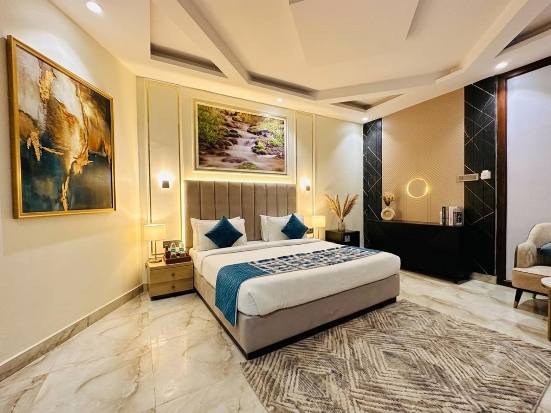 Hotel Belwood in Delhi