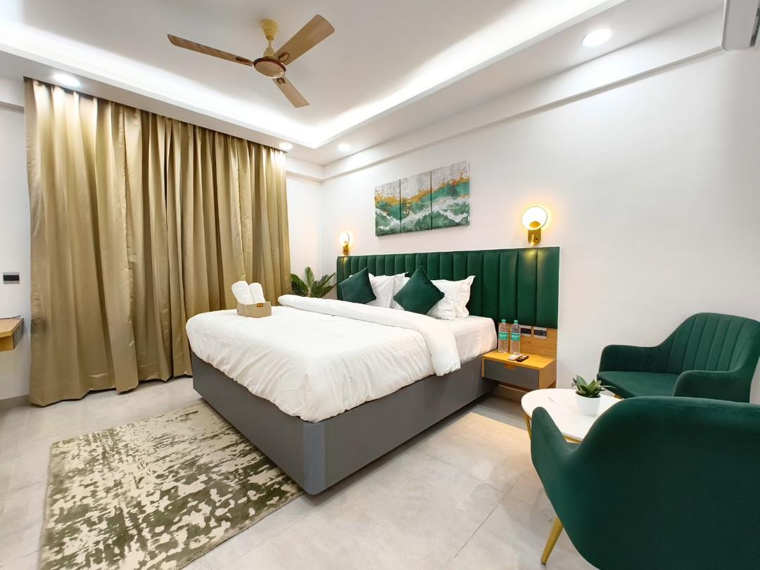 Arth Stays- Omaxe Hazratganj in Lucknow