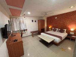 Hotel Paradise in Indore