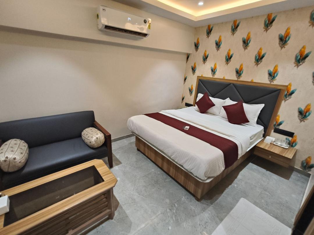 Hotel Golden Tree in Mumbai