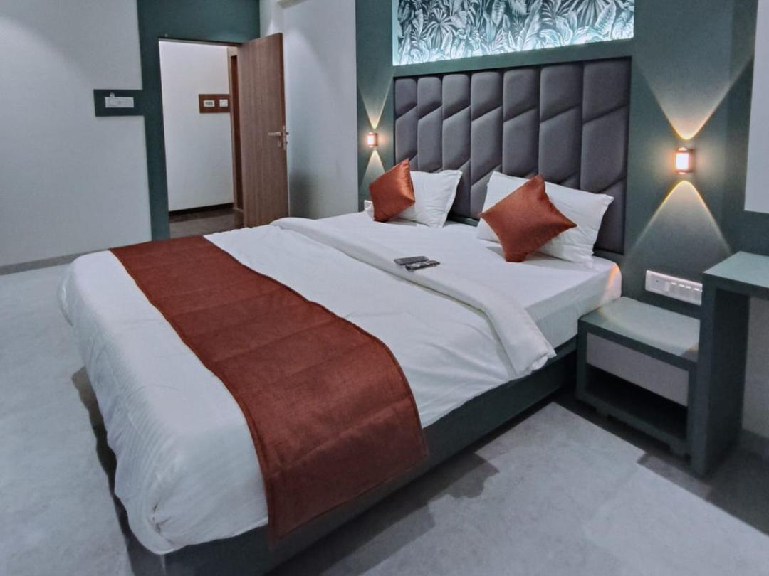 Hotel Everest Residency in Navi Mumbai