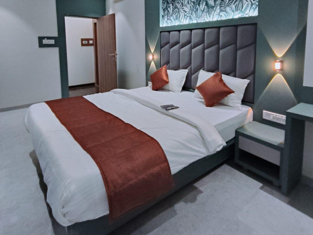 Hotel Everest Residency in Navi Mumbai